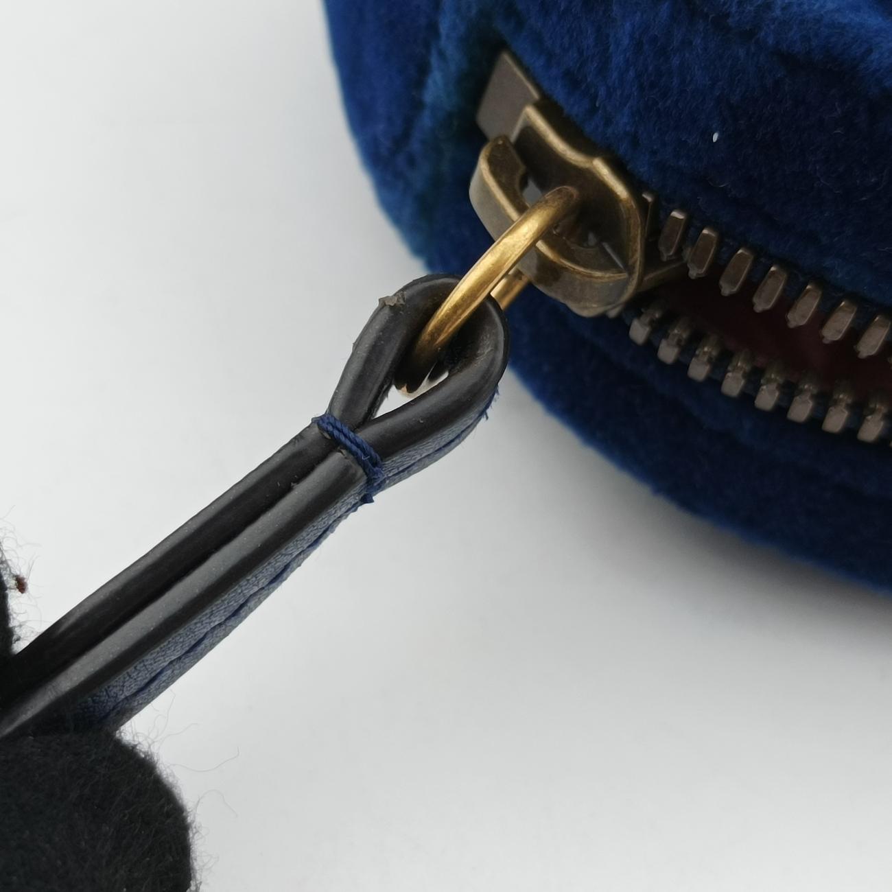 Pre-owned Gucci GG Marmont Blue velour 476434 bum bag/waist bag | stylenewstar