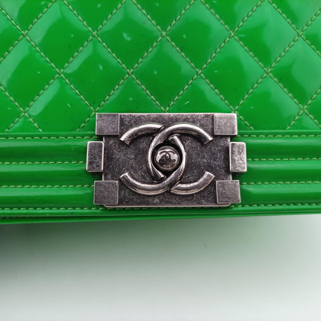 Pre-owned Chanel BOY CHANEL Green Patent Leather A67085 shoulderbag | stylenewstar