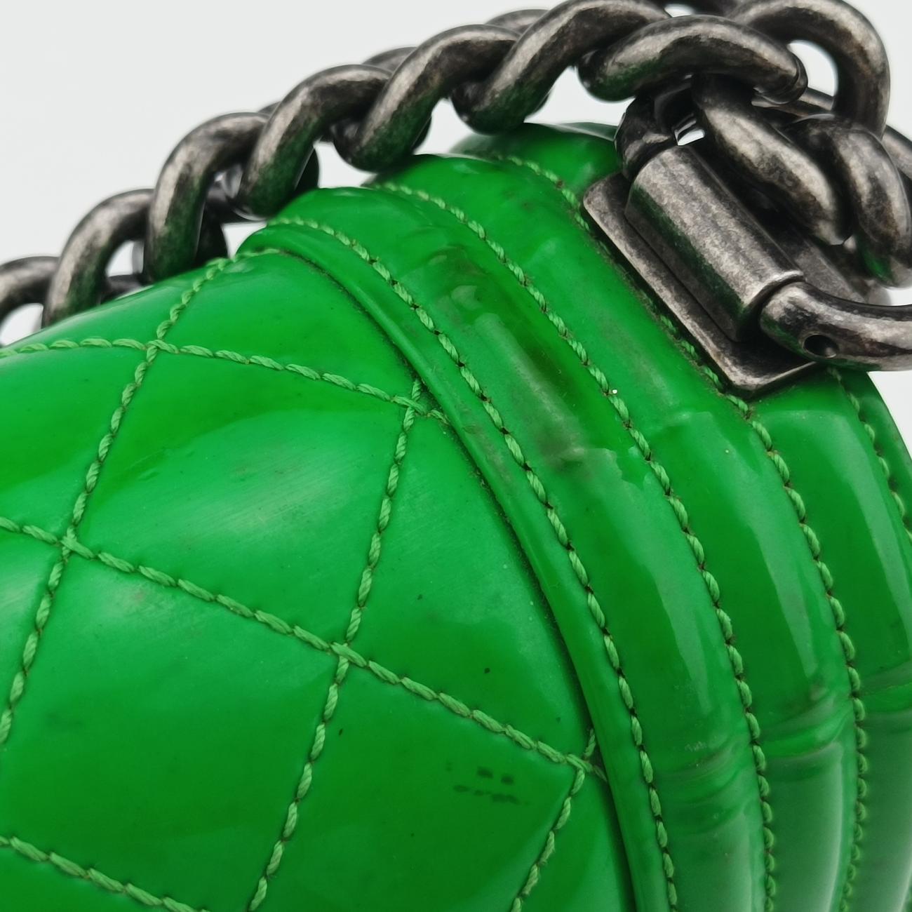 Pre-owned Chanel BOY CHANEL Green Patent Leather A67085 shoulderbag | stylenewstar