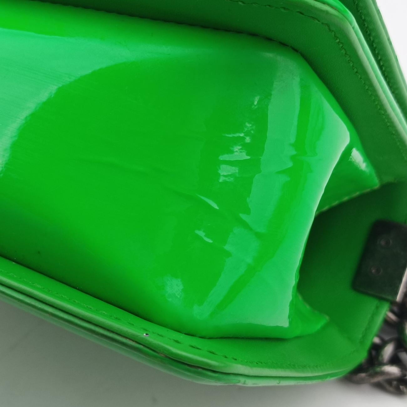 Pre-owned Chanel BOY CHANEL Green Patent Leather A67085 shoulderbag | stylenewstar