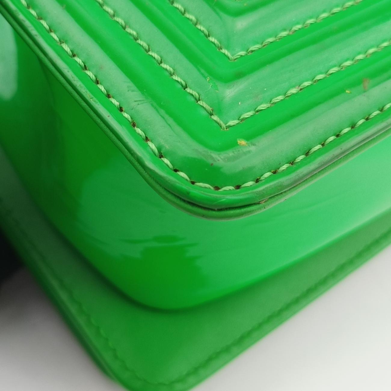 Pre-owned Chanel BOY CHANEL Green Patent Leather A67085 shoulderbag | stylenewstar