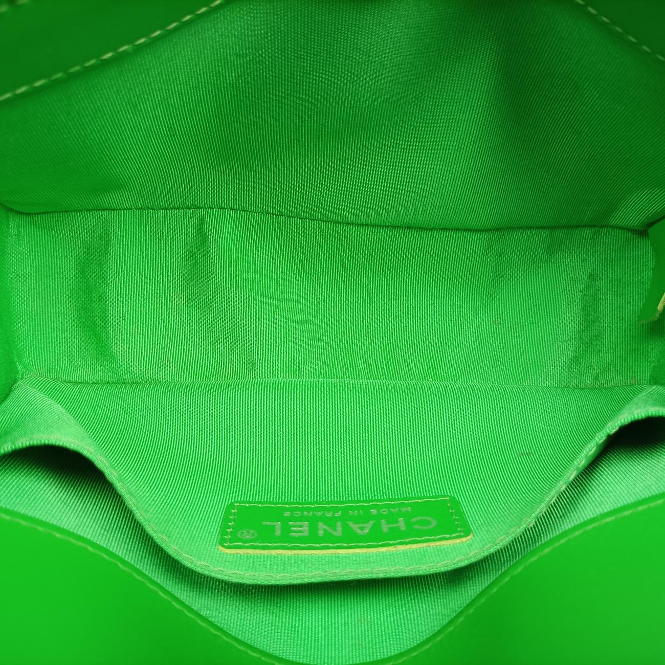 Pre-owned Chanel BOY CHANEL Green Patent Leather A67085 shoulderbag | stylenewstar