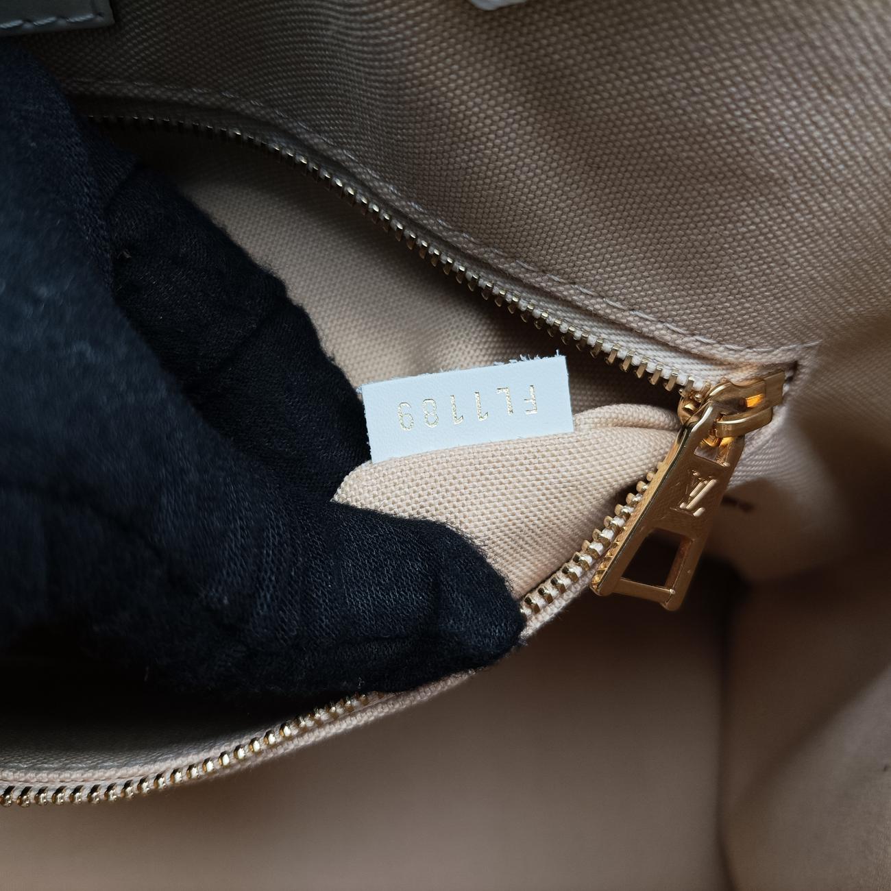 Pre-owned Louis Vuitton On The Go GM CREME×Green×Multicolor Monogram Giant M44571 shoulderbag | stylenewstar