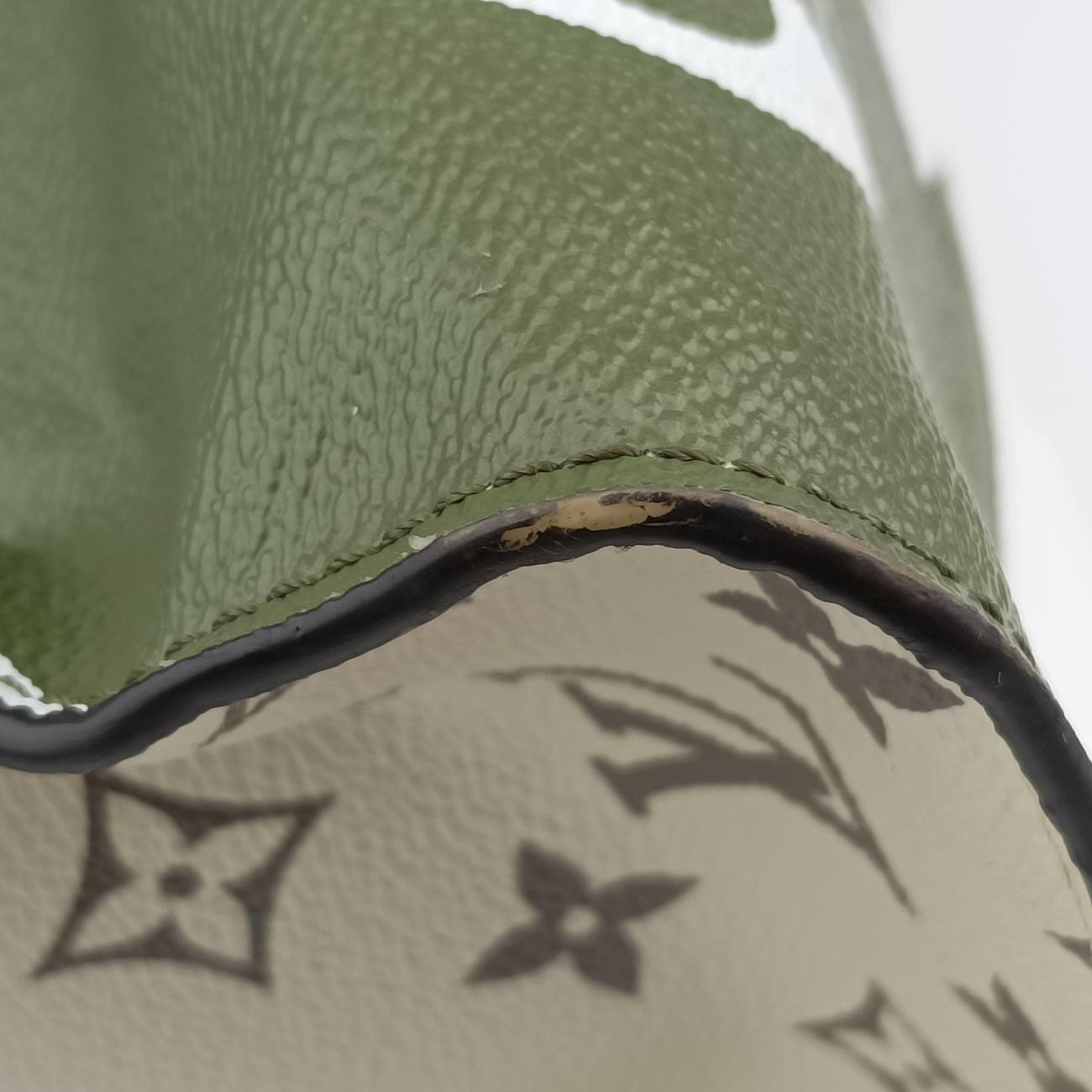 Pre-owned Louis Vuitton On The Go GM CREME×Green×Multicolor Monogram Giant M44571 shoulderbag | stylenewstar