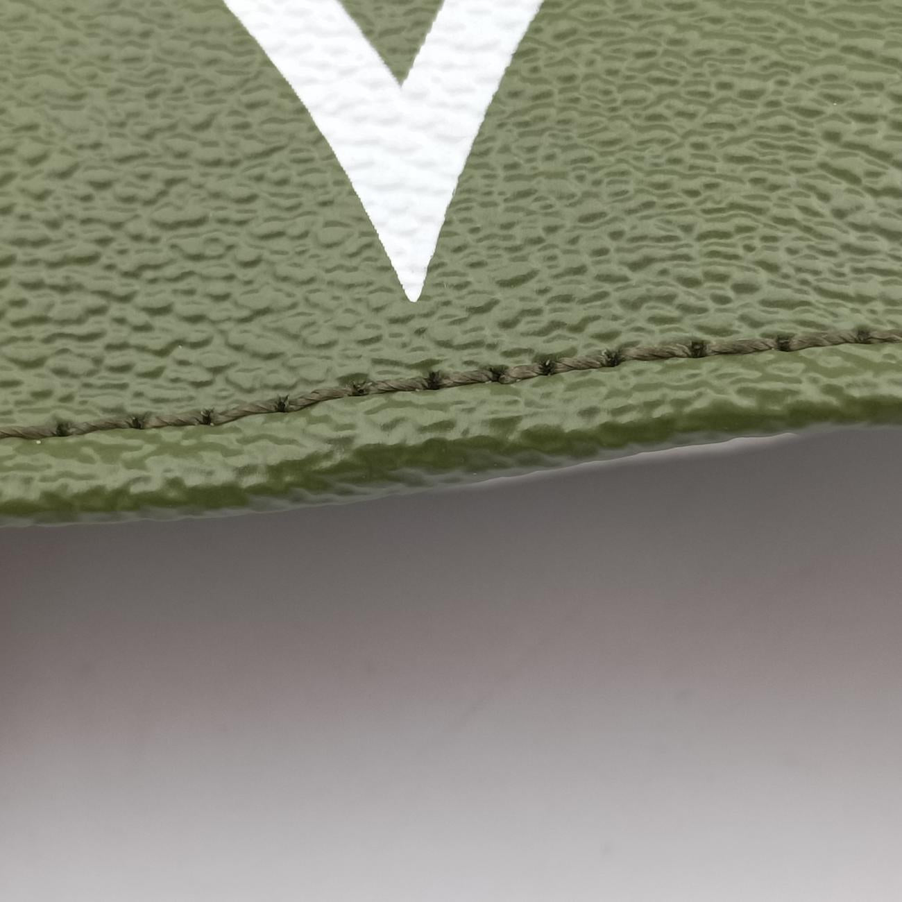 Pre-owned Louis Vuitton On The Go GM CREME×Green×Multicolor Monogram Giant M44571 shoulderbag | stylenewstar