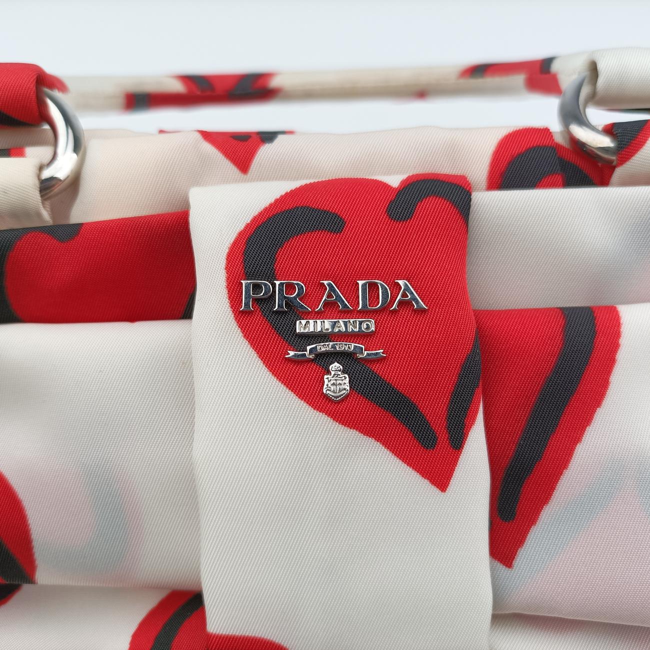 Pre-owned Prada Heart Pattern White× Red× black Nylon  shoulderbag | stylenewstar
