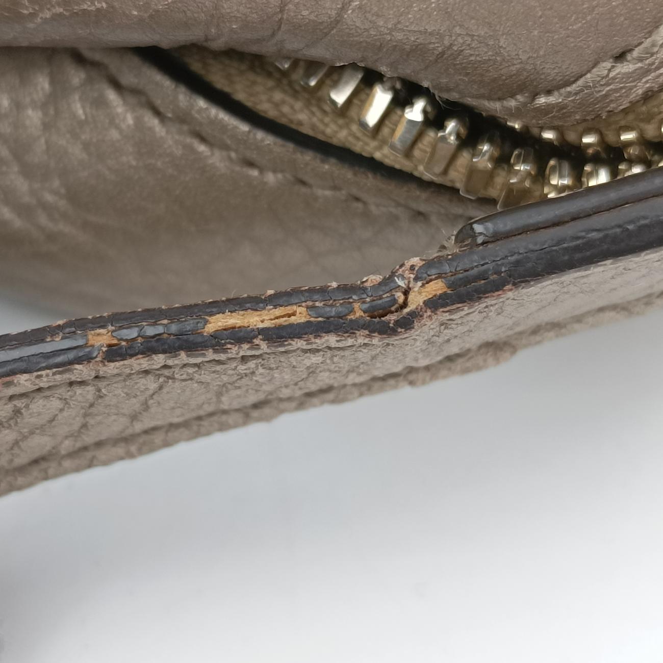 Pre-owned Gucci Soho Golden Leather 308364 shoulderbag | stylenewstar