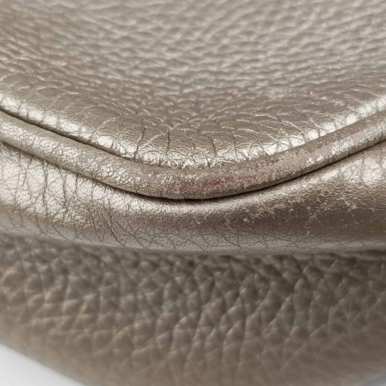 Pre-owned Gucci Soho Golden Leather 308364 shoulderbag | stylenewstar