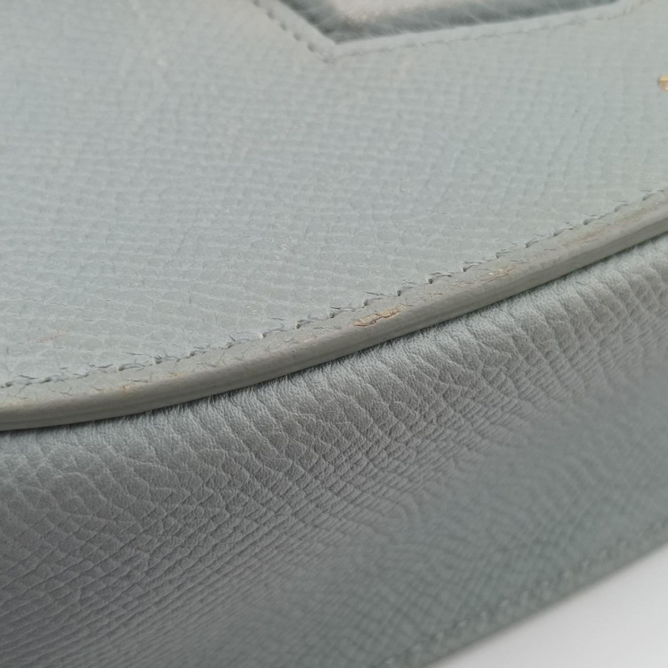 Secondhand Celine TROTTEUR Compact Grey Leather  shoulderbag | stylenewstar