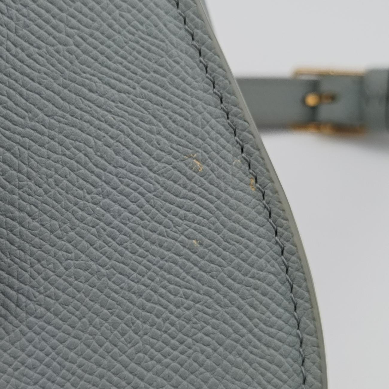 Secondhand Celine TROTTEUR Compact Grey Leather  shoulderbag | stylenewstar