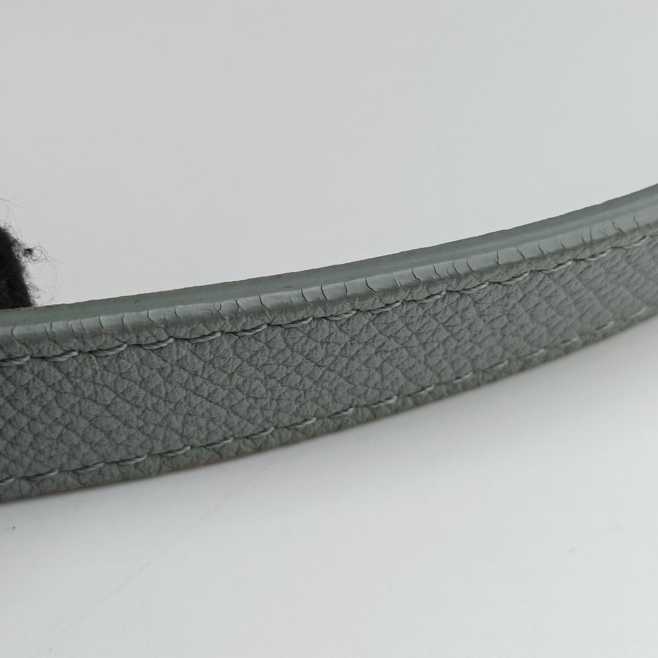 Secondhand Celine TROTTEUR Compact Grey Leather  shoulderbag | stylenewstar