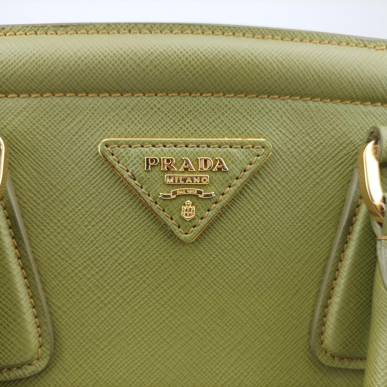 Vintage Prada Parabole Shopping Tote Green SAFFIANO Leather BN2401 handbag | stylenewstar