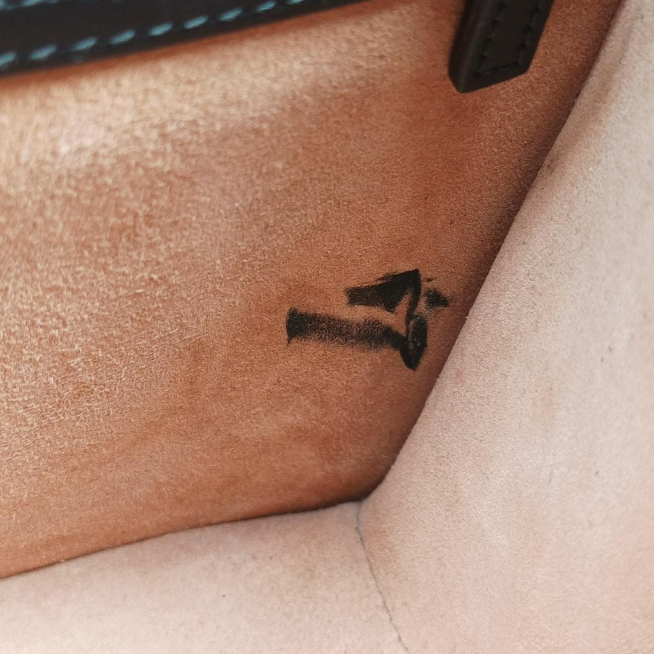 Pre-owned Gucci Sylvie Black×GREEN×RED Leather 421882 shoulderbag | stylenewstar