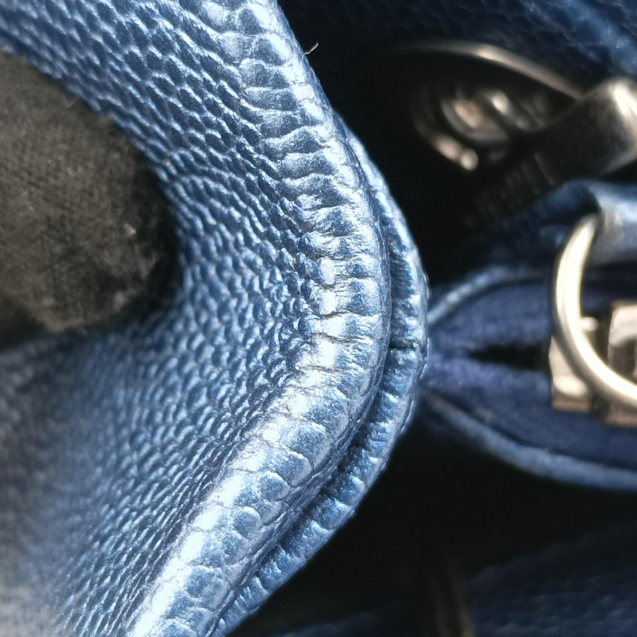 Pre-owned Chanel Matelasse Blue Caviar leather A67414 shoulderbag | stylenewstar