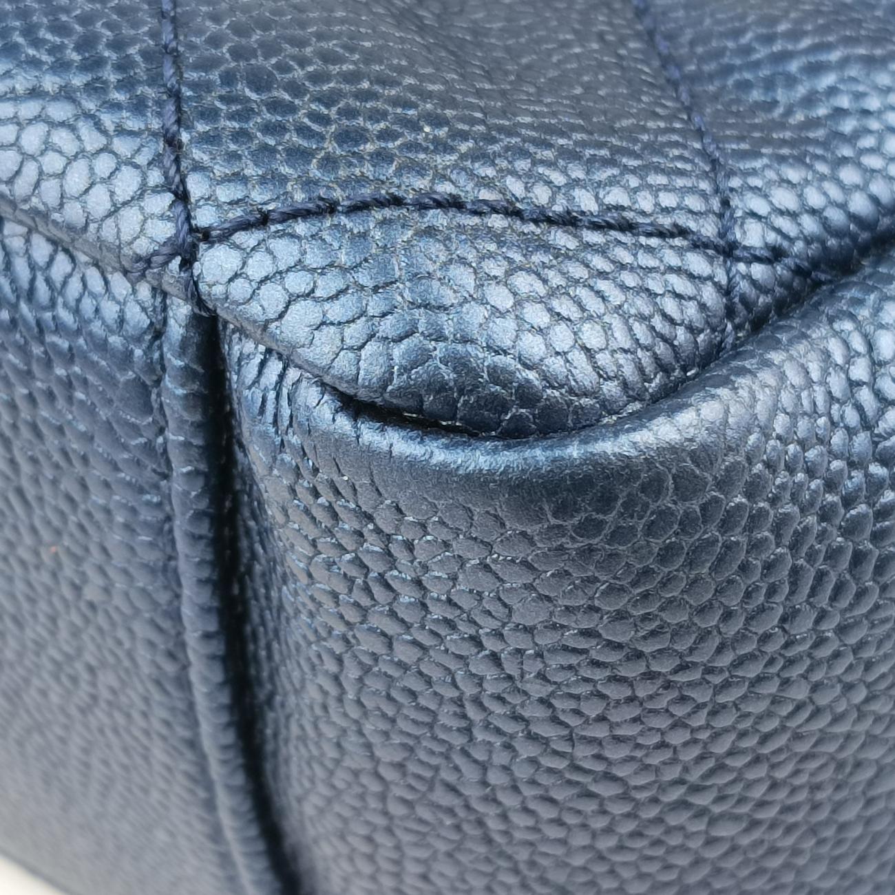 Pre-owned Chanel Matelasse Blue Caviar leather A67414 shoulderbag | stylenewstar