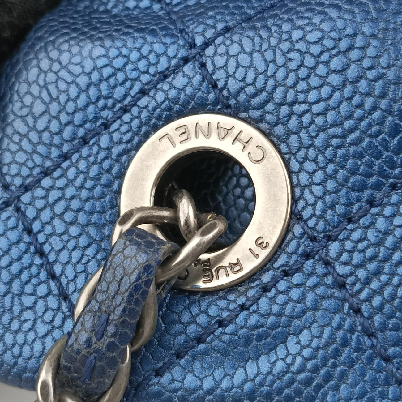 Pre-owned Chanel Matelasse Blue Caviar leather A67414 shoulderbag | stylenewstar