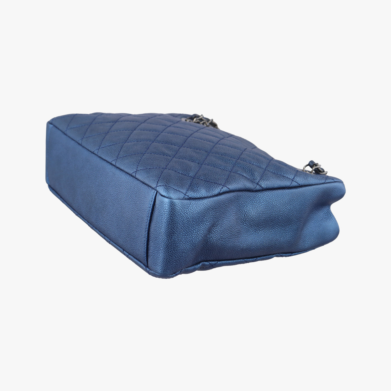 Pre-owned Chanel Matelasse Blue Caviar leather A67414 shoulderbag | stylenewstar