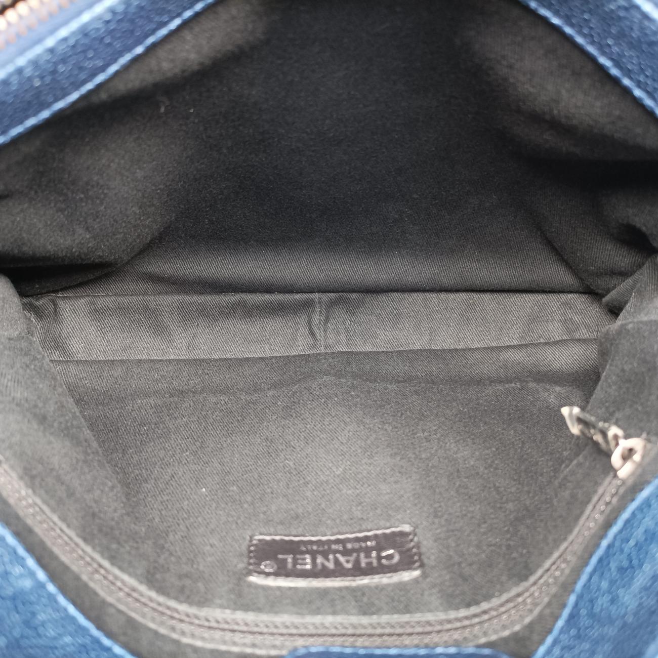 Pre-owned Chanel Matelasse Blue Caviar leather A67414 shoulderbag | stylenewstar