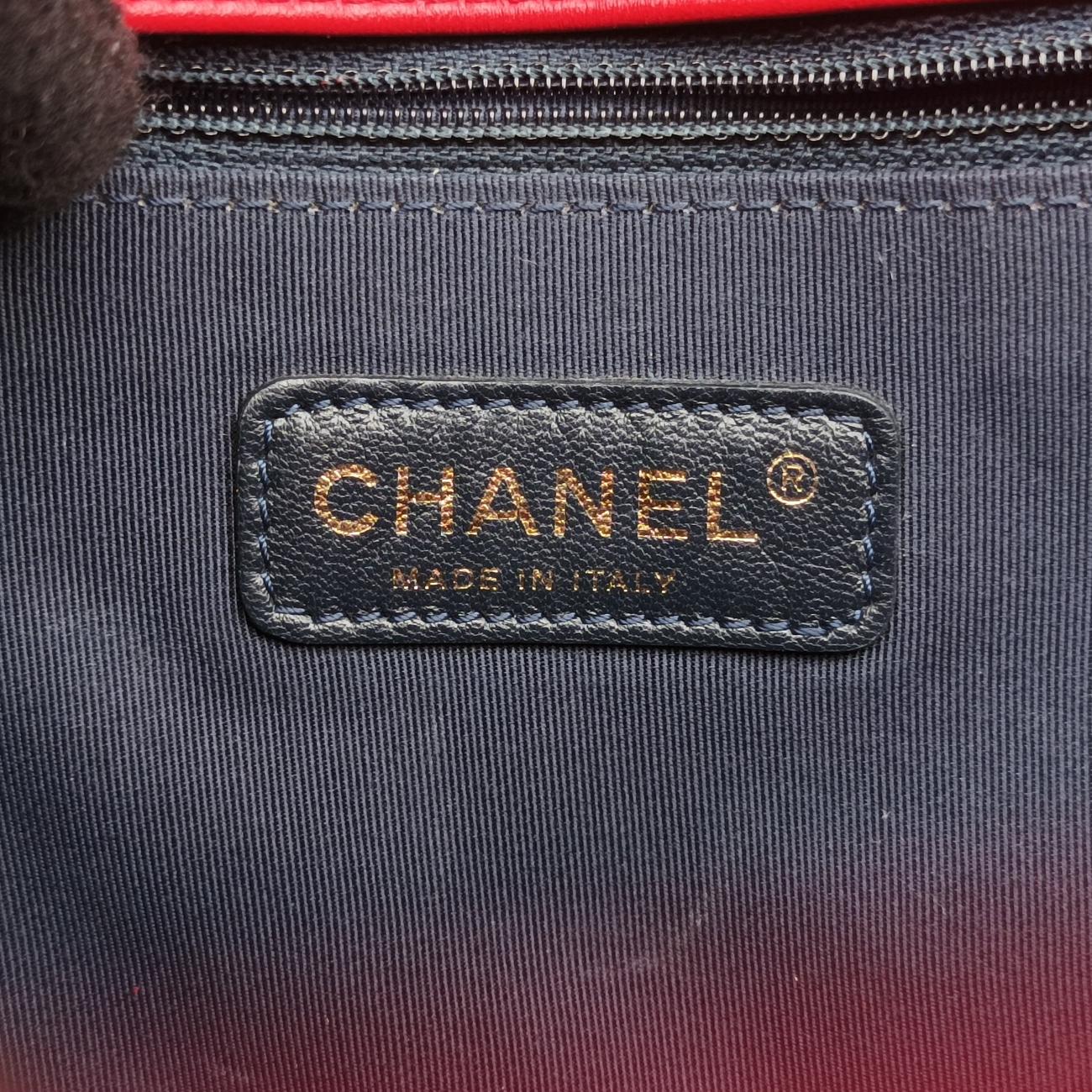Secondhand Chanel BOY CHANEL Red lambskin A92096 shoulderbag | stylenewstar