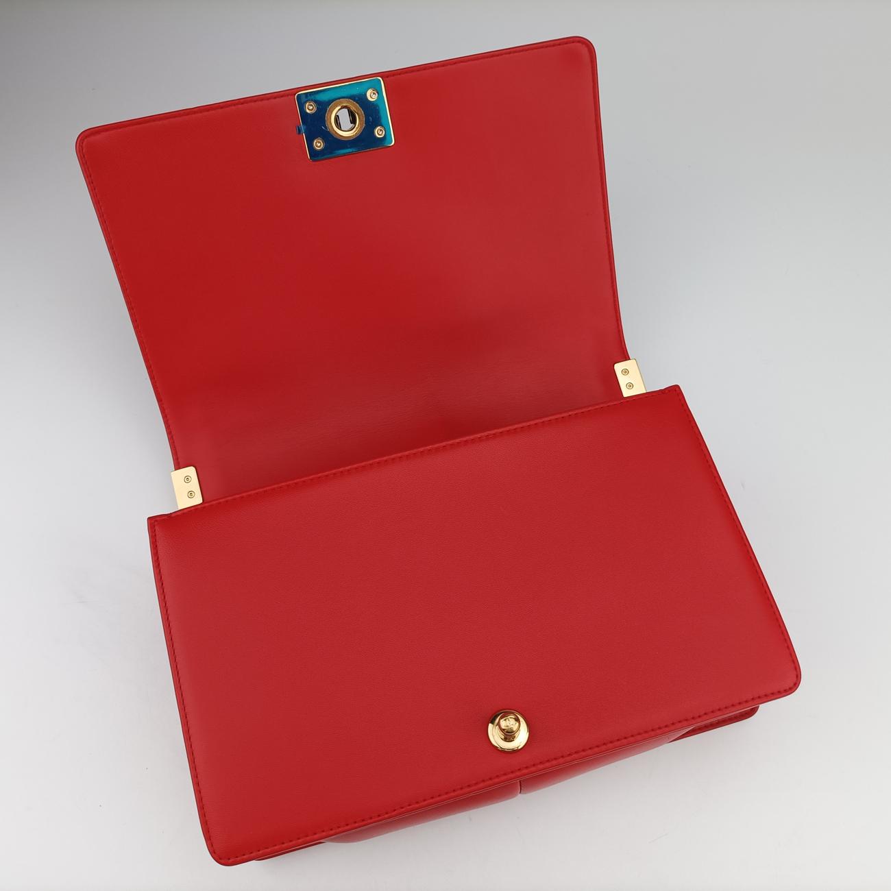 Secondhand Chanel BOY CHANEL Red lambskin A92096 shoulderbag | stylenewstar