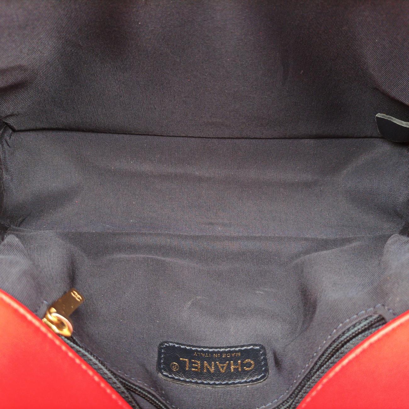 Secondhand Chanel BOY CHANEL Red lambskin A92096 shoulderbag | stylenewstar