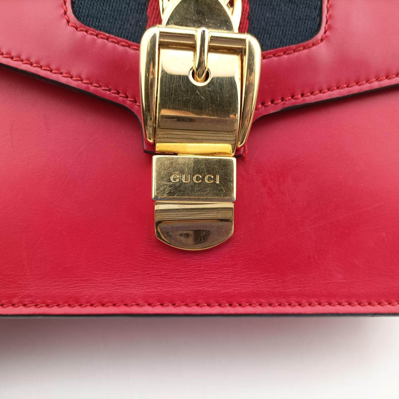 Pre-owned Gucci Sylvie Red×black Leather 421882 shoulderbag | stylenewstar