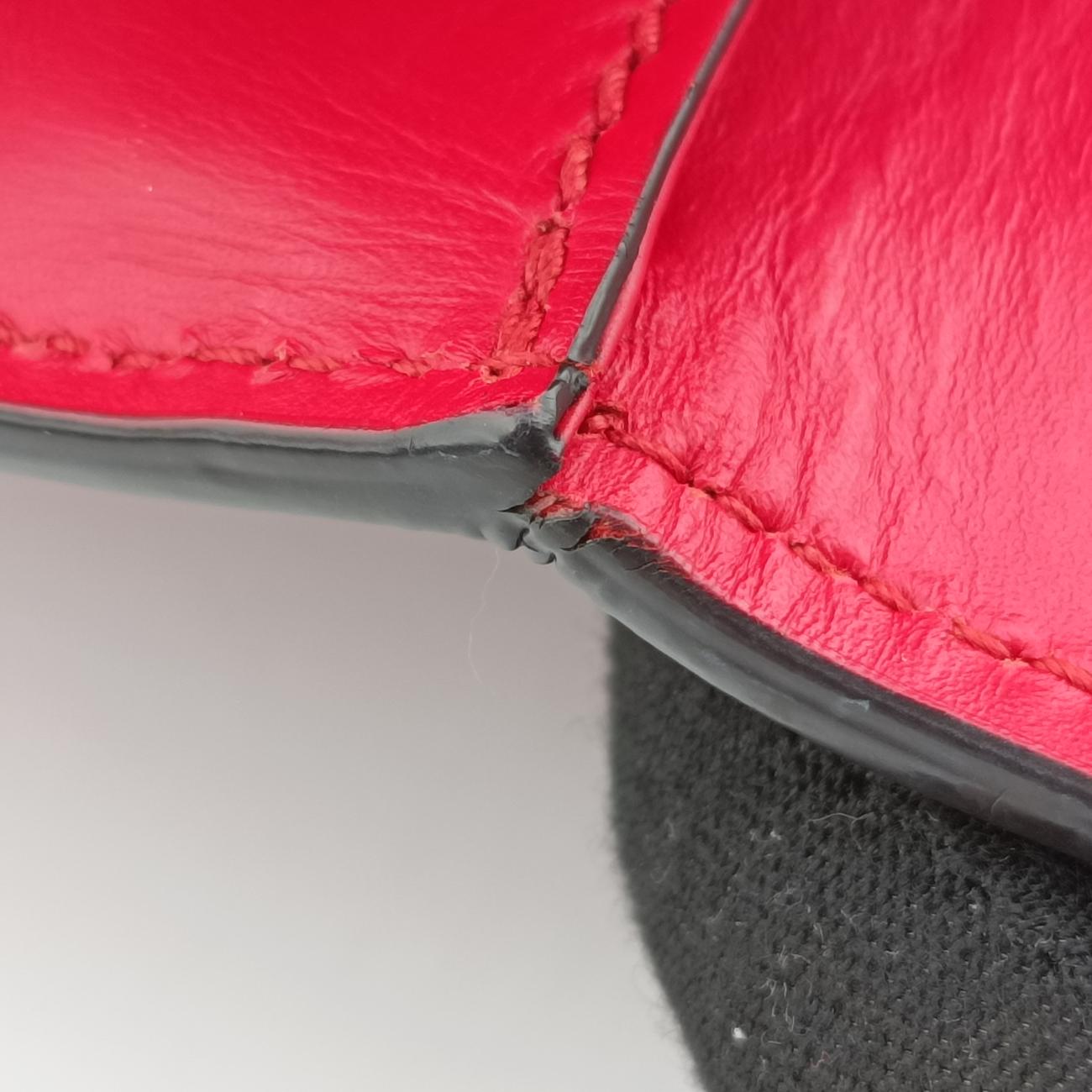 Pre-owned Gucci Sylvie Red×black Leather 421882 shoulderbag | stylenewstar