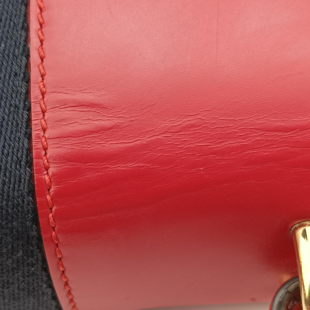 Pre-owned Gucci Sylvie Red×black Leather 421882 shoulderbag | stylenewstar