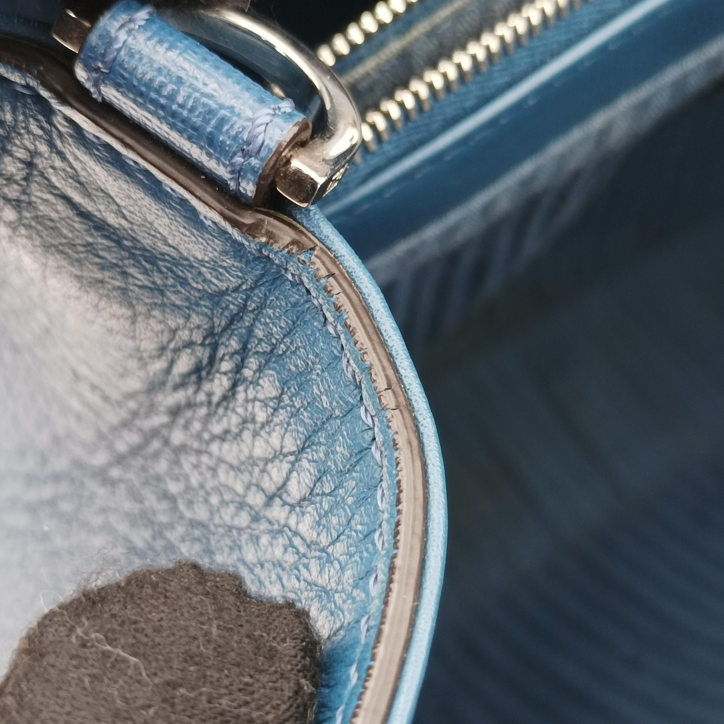 Pre-owned Fendi Petite 2 JOURS Blue Leather 8BH253 shoulderbag | stylenewstar