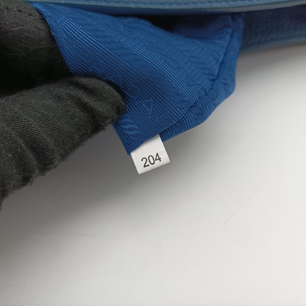 Vintage Prada logo Blue Leather WS7901 handbag | stylenewstar