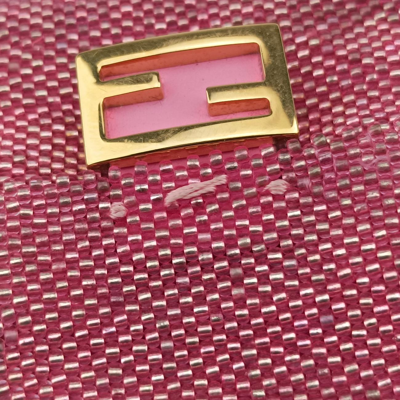 Secondhand Fendi AirPods case Mini Pico Baguette Pink Beaded  shoulderbag | stylenewstar