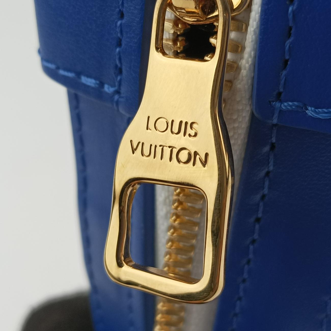 Pre-owned Louis Vuitton LV x NBA SOFT TRANK  PHONE BOX Antarctica x Red x White Monogram Canvas×calf leather M80101 shoulderbag | stylenewstar