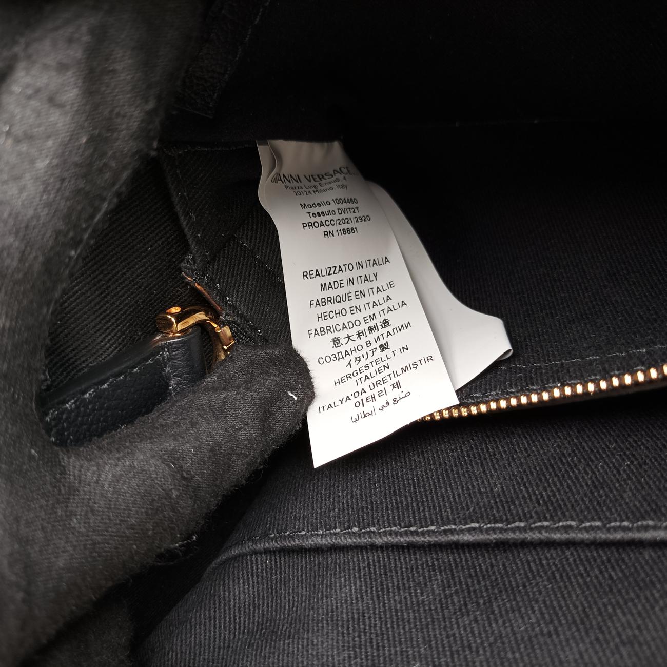 Pre-owned VERSACE medusa black leather  shoulderbag | stylenewstar