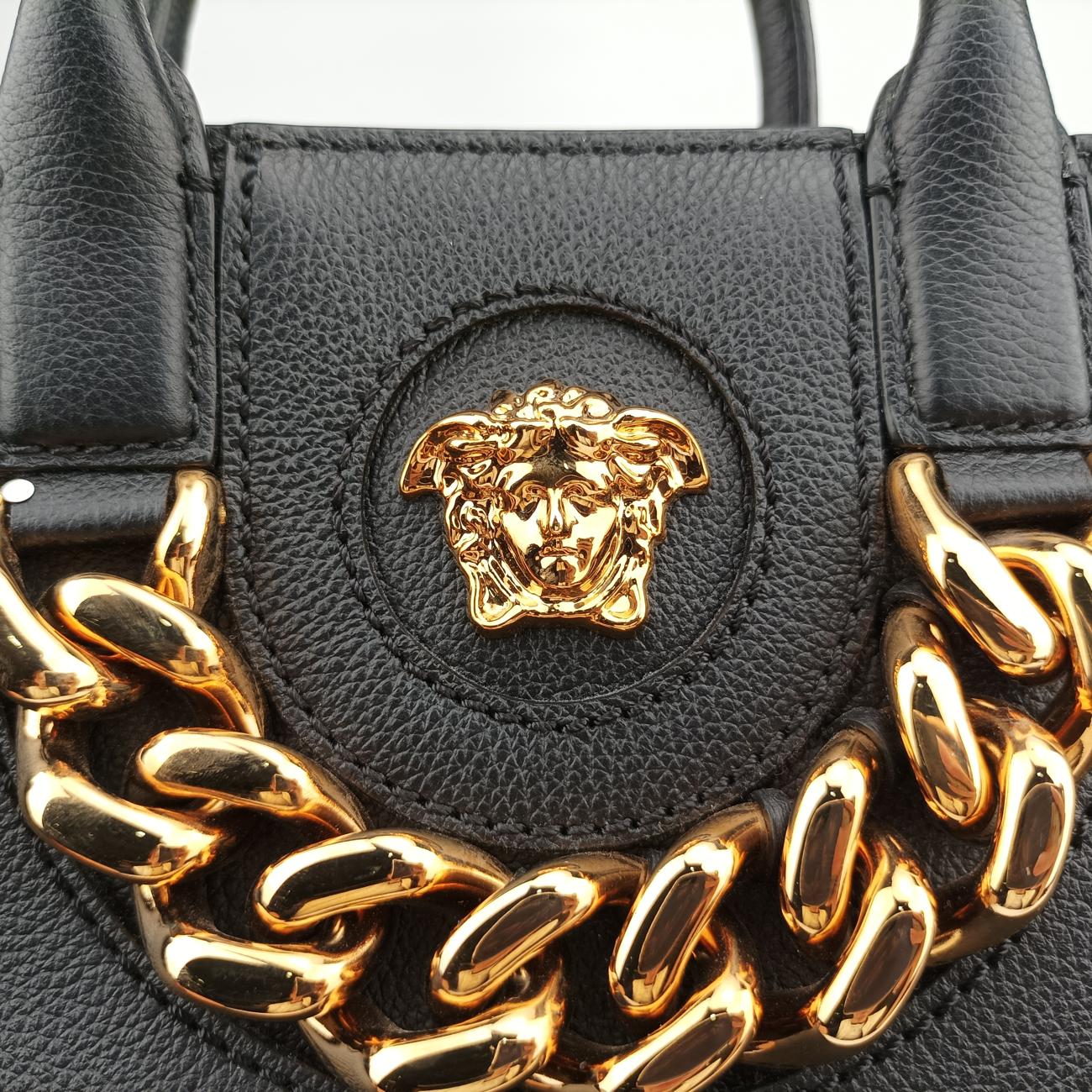 Pre-owned VERSACE medusa black leather  shoulderbag | stylenewstar