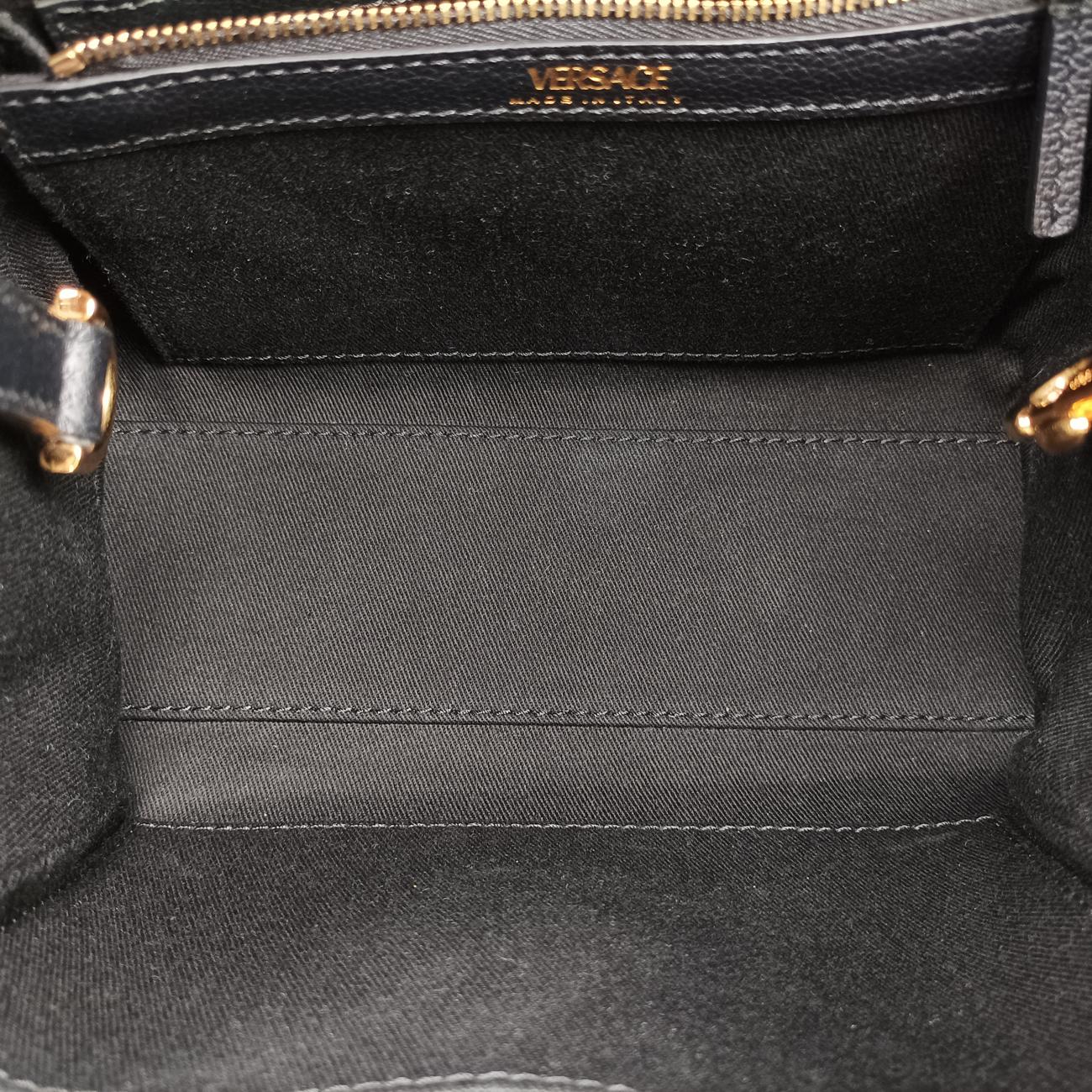 Pre-owned VERSACE medusa black leather  shoulderbag | stylenewstar