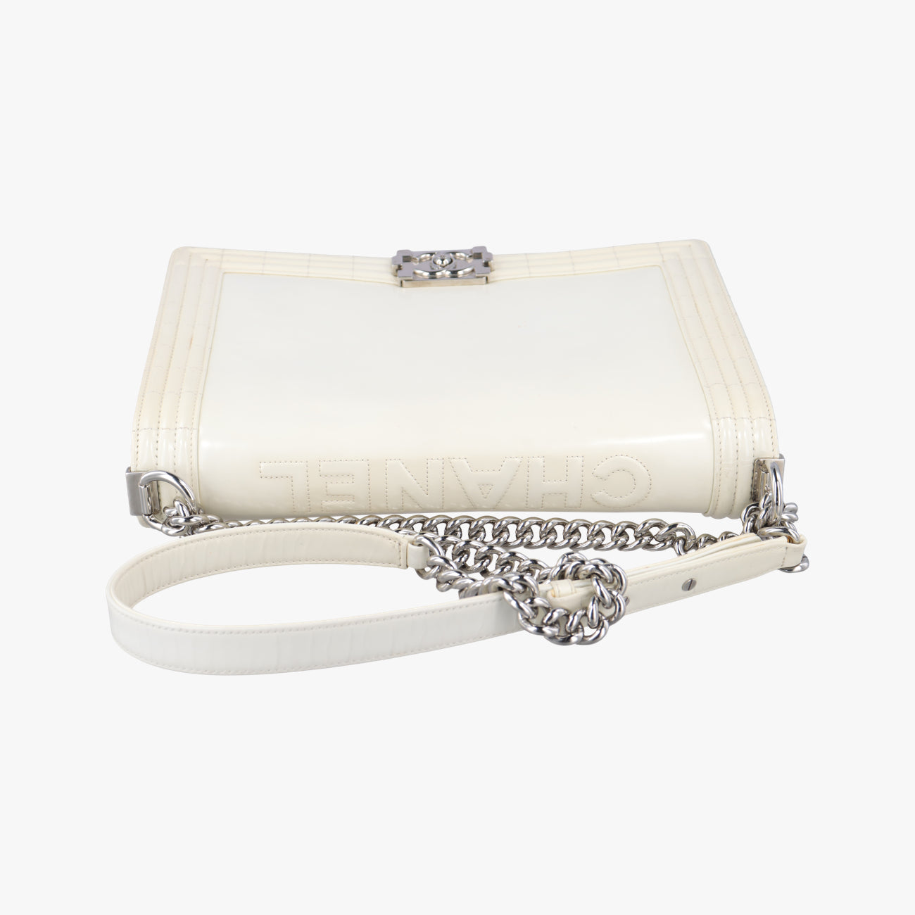 Pre-owned Chanel BOY CHANEL White Enamel A67021 shoulderbag | stylenewstar