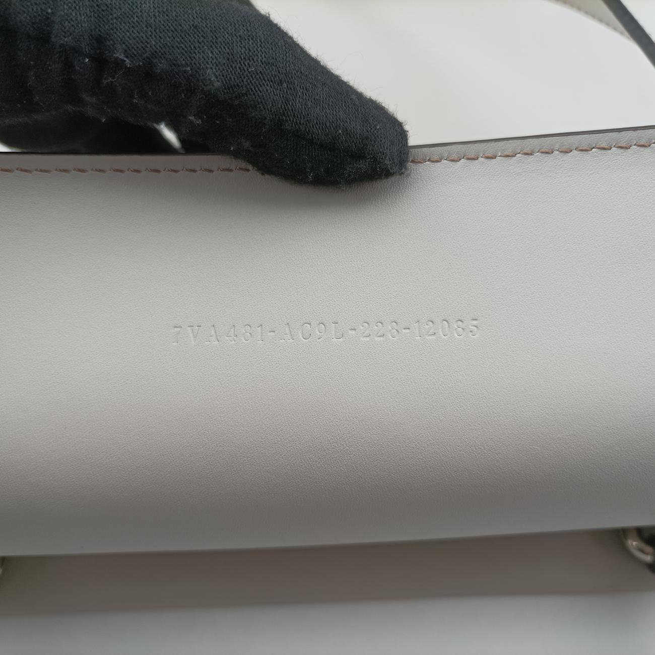 Pre-owned Fendi Shopper White Leather 7VA481 shoulderbag | stylenewstar