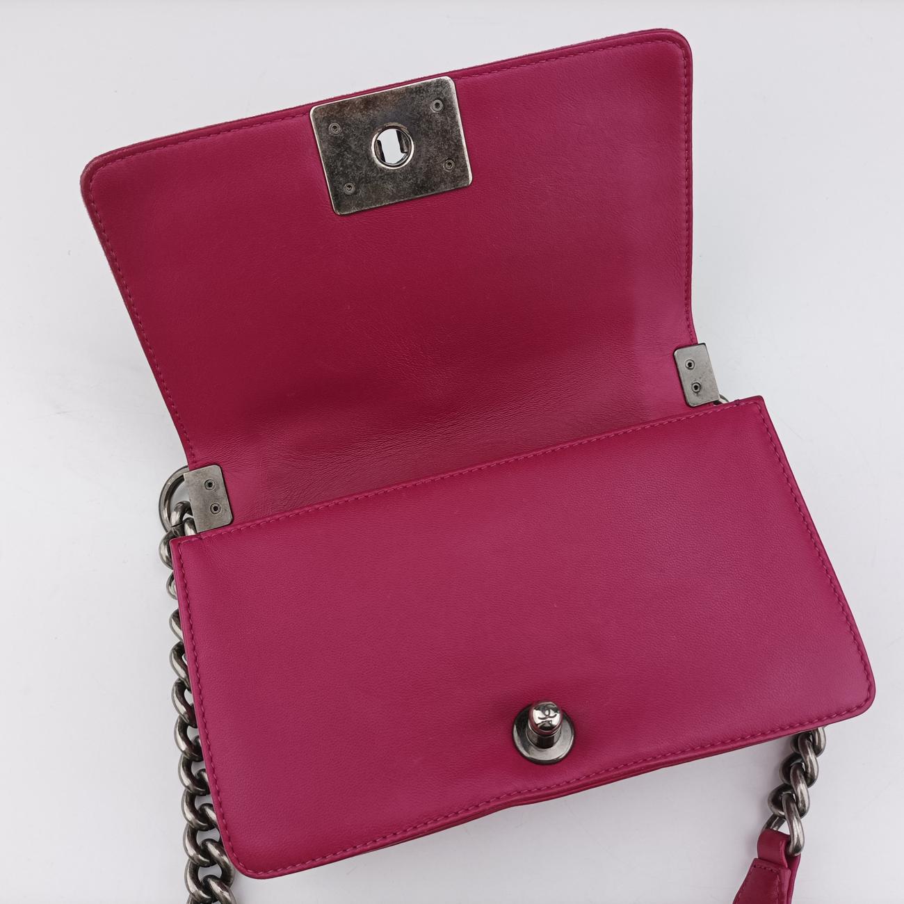 Pre-owned Chanel BOY CHANEL Purple velour A67416 shoulderbag | stylenewstar