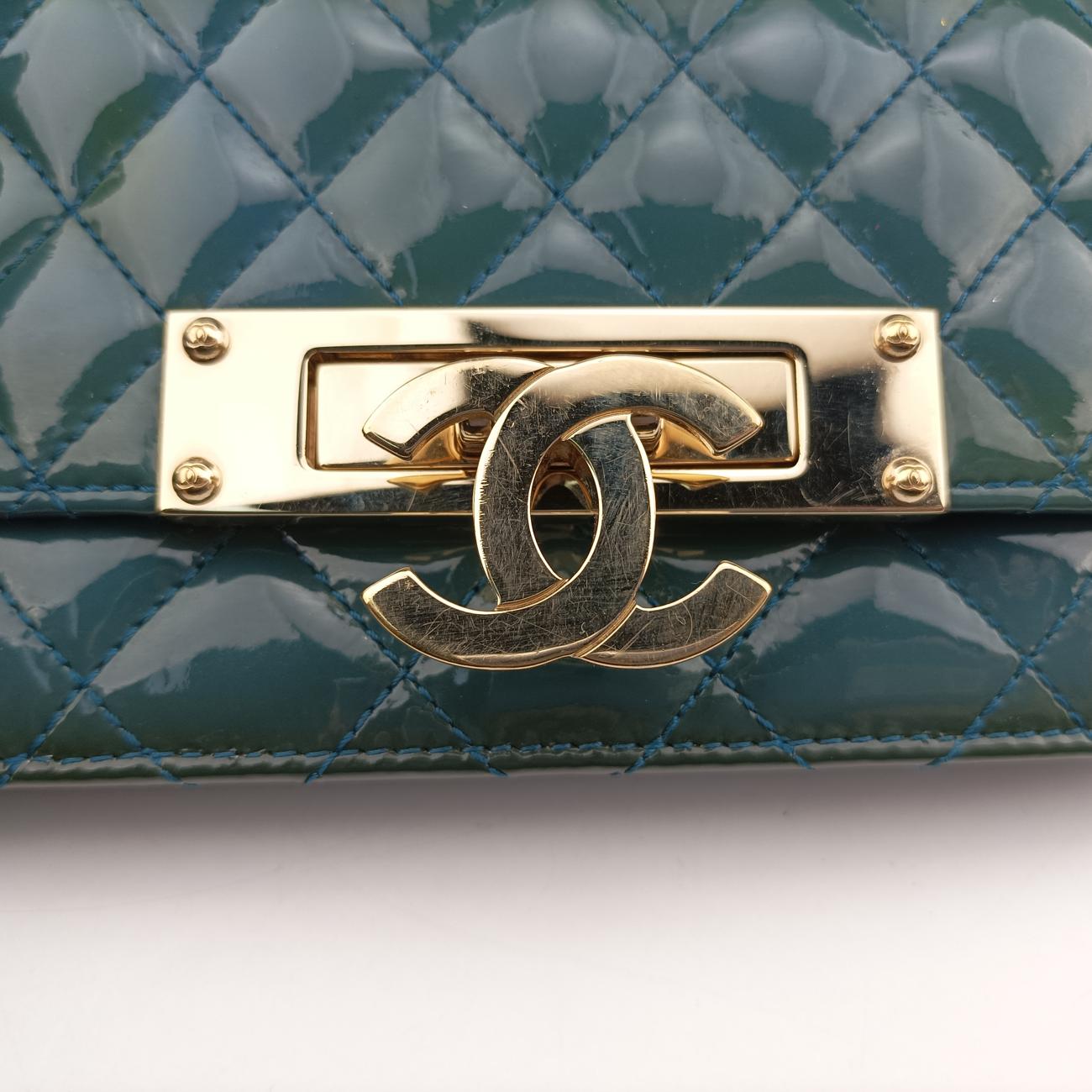Secondhand Chanel Matelasse coco mark Blue Patent A92534 shoulderbag | stylenewstar