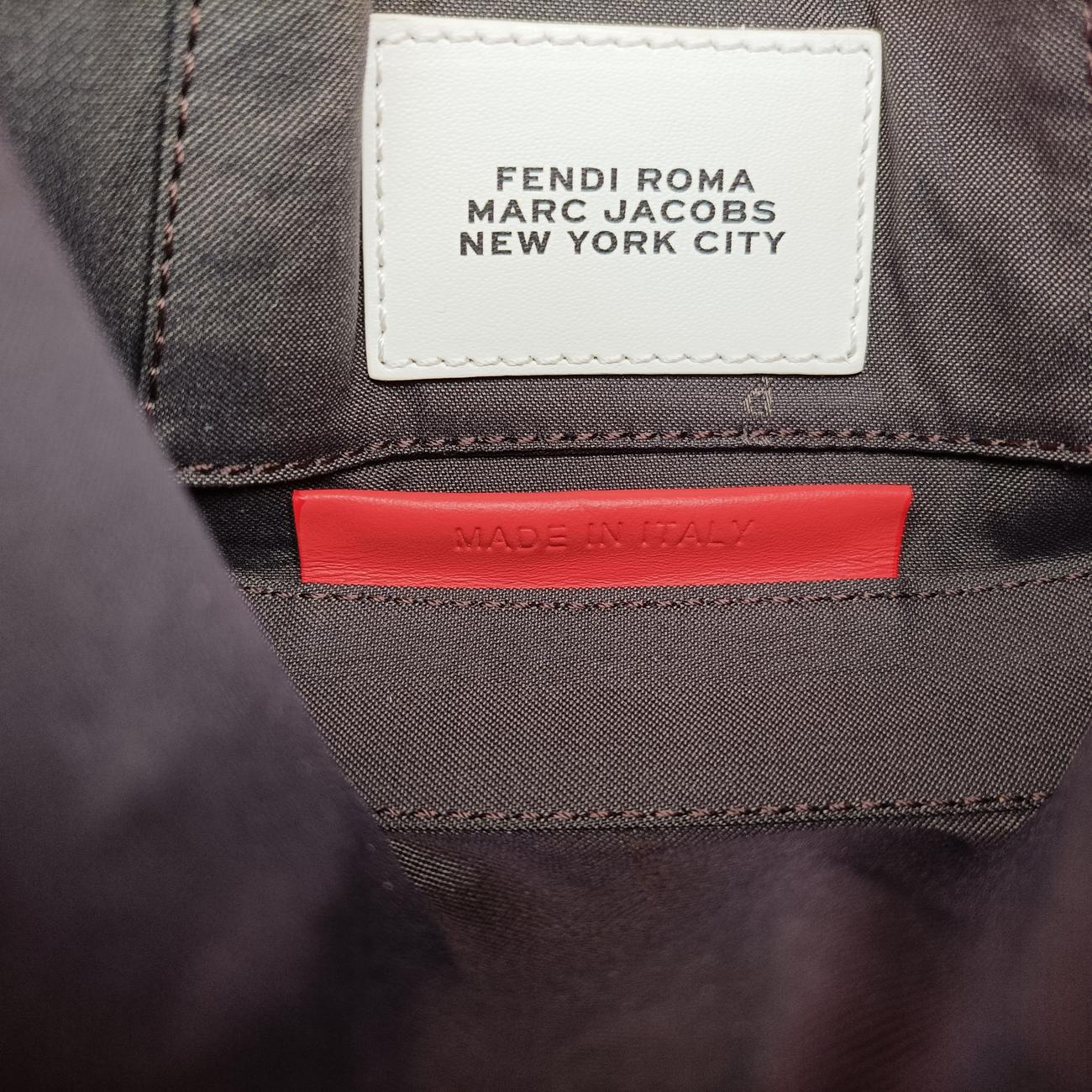 Pre-owned Fendi BAGUETTE Red×white Leather 7AS142 shoulderbag | stylenewstar