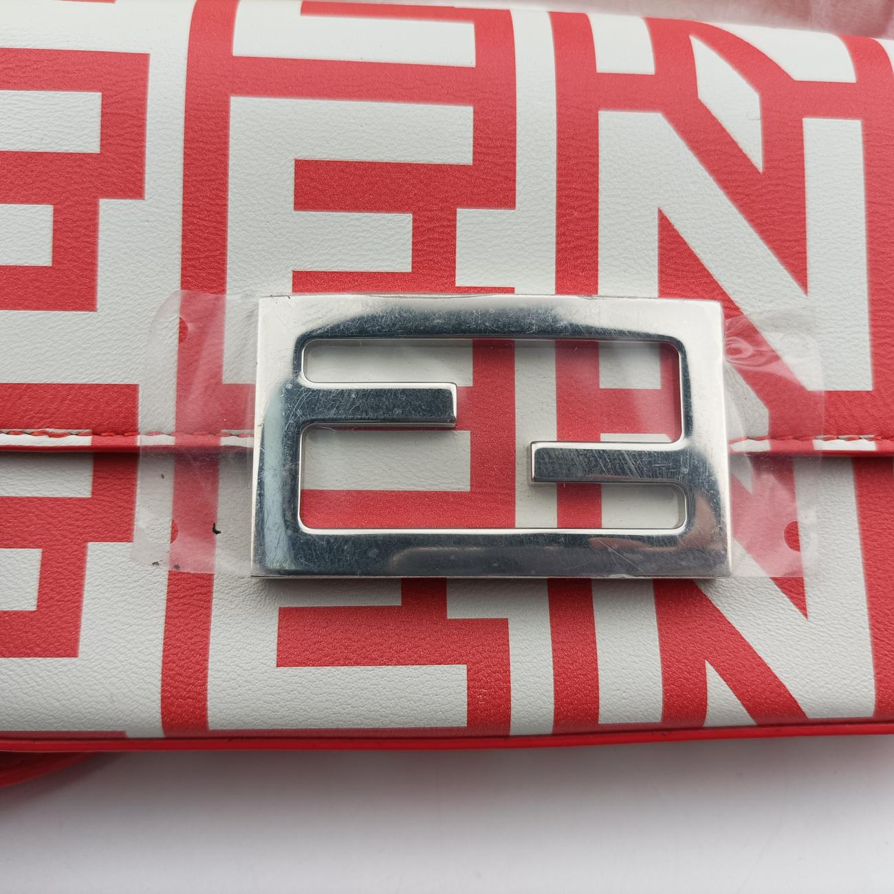 Pre-owned Fendi BAGUETTE Red×white Leather 7AS142 shoulderbag | stylenewstar