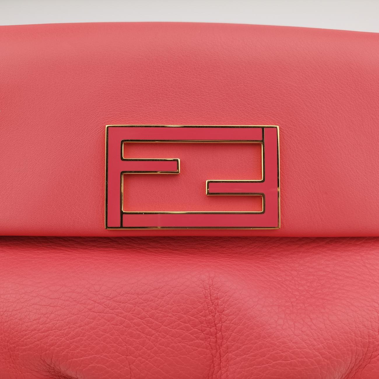Secondhand Fendi Fendista Pochette Pink Leather 8MO276 shoulderbag | stylenewstar