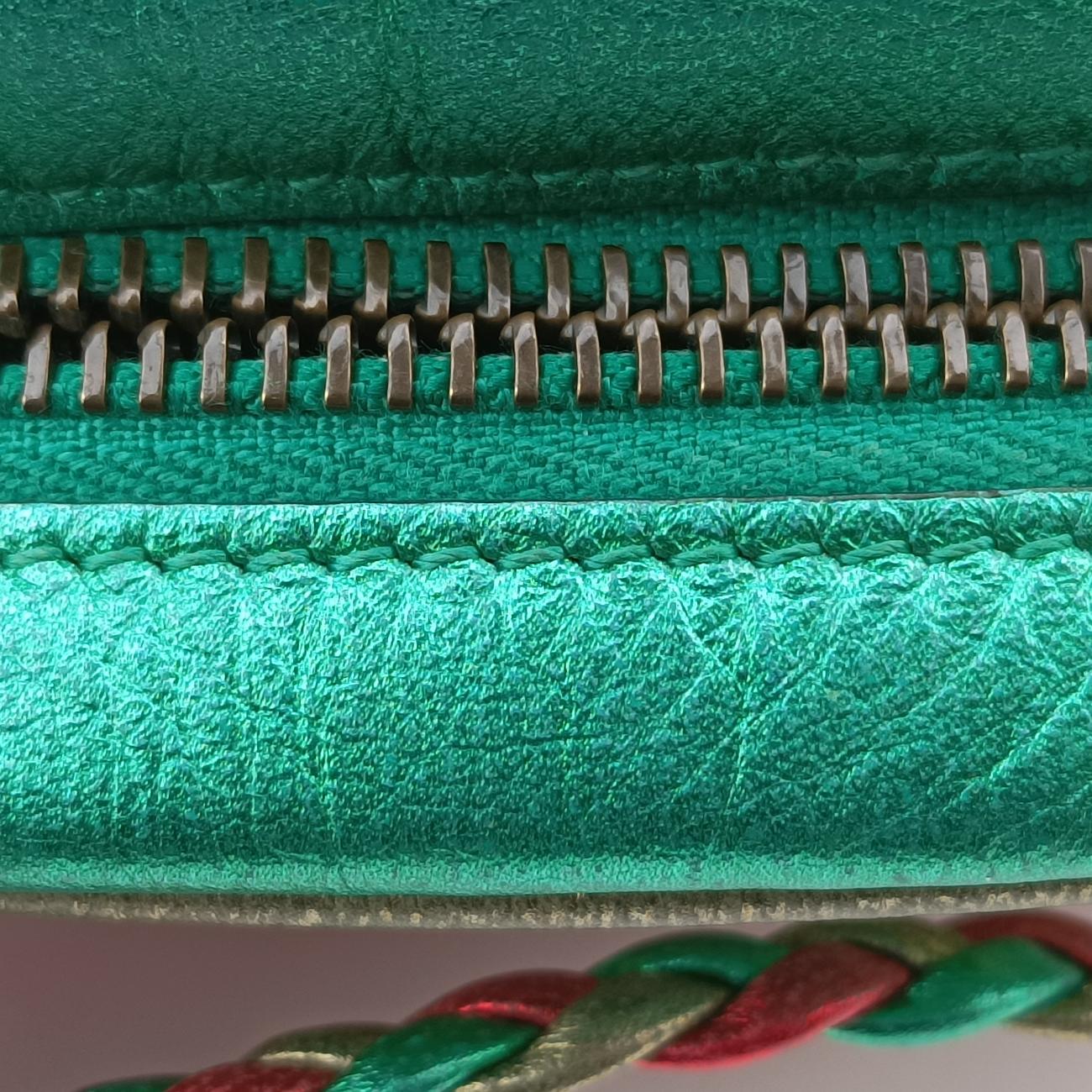 Pre-owned Gucci Laminate Red×Green Leather 534951 shoulderbag | stylenewstar