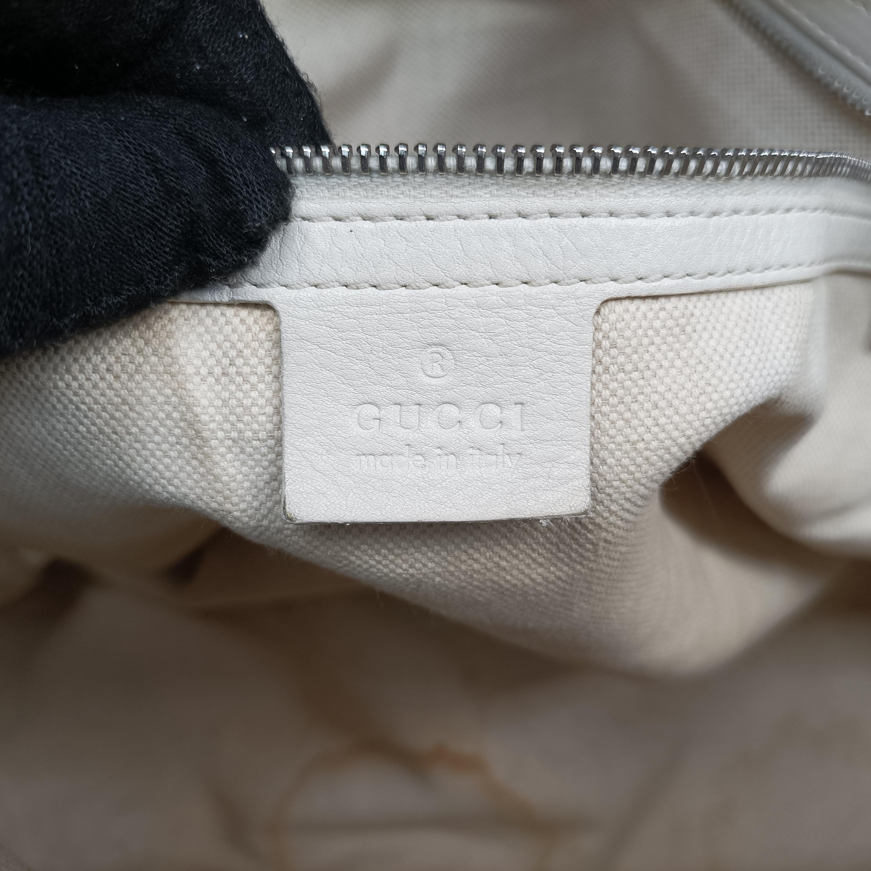 Vintage Gucci GG Neoprene White Leather 241101 shoulderbag | stylenewstar