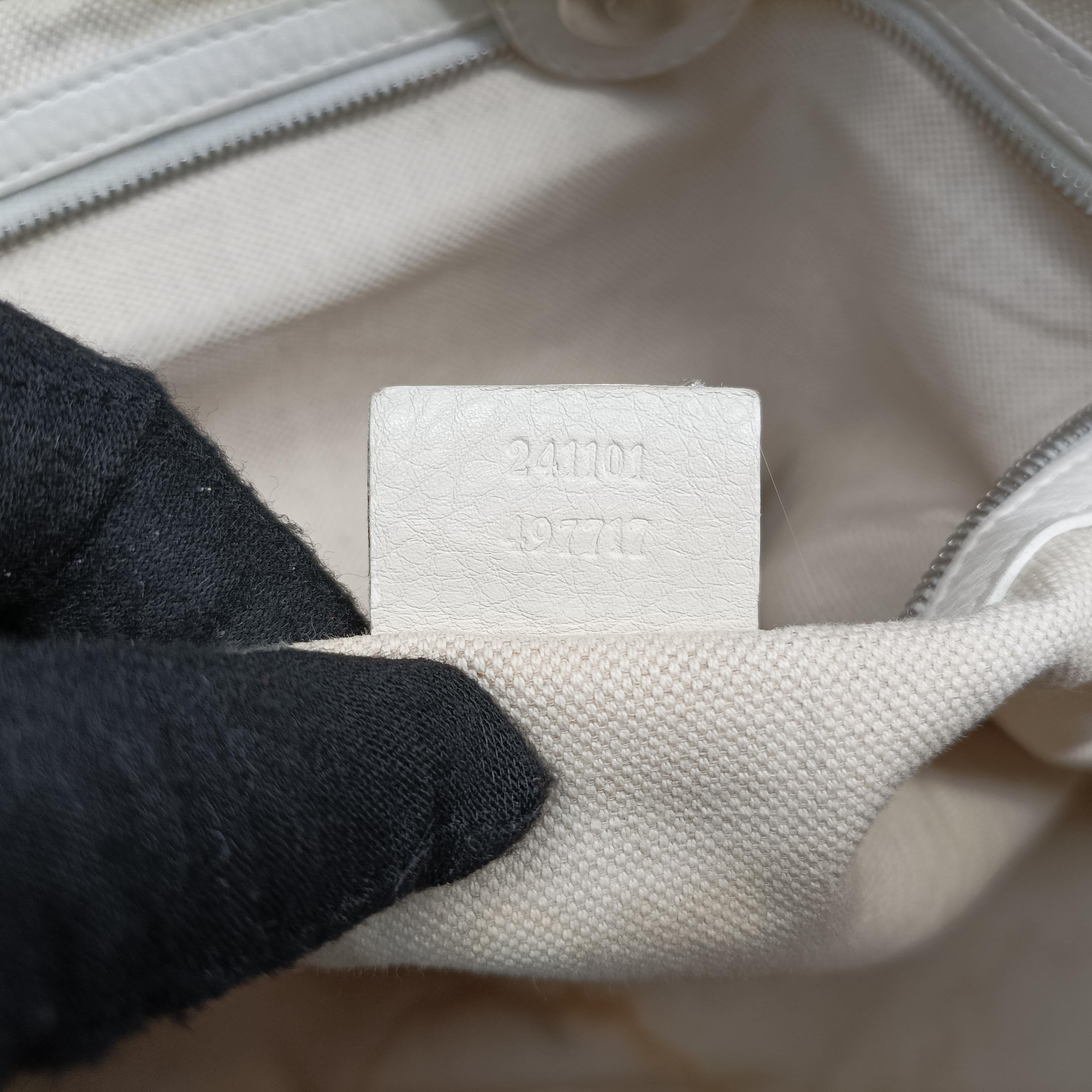 Vintage Gucci GG Neoprene White Leather 241101 shoulderbag | stylenewstar