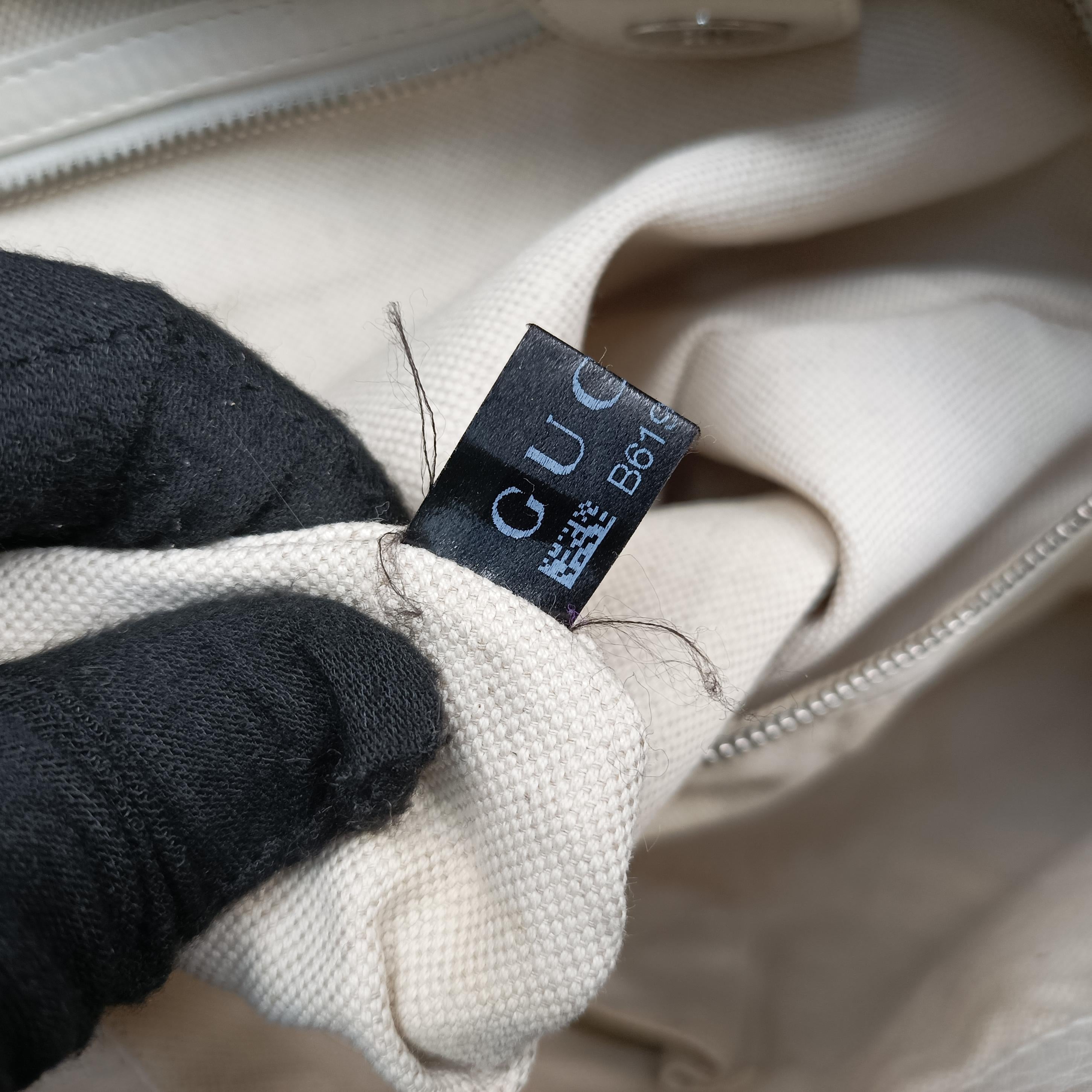 Vintage Gucci GG Neoprene White Leather 241101 shoulderbag | stylenewstar