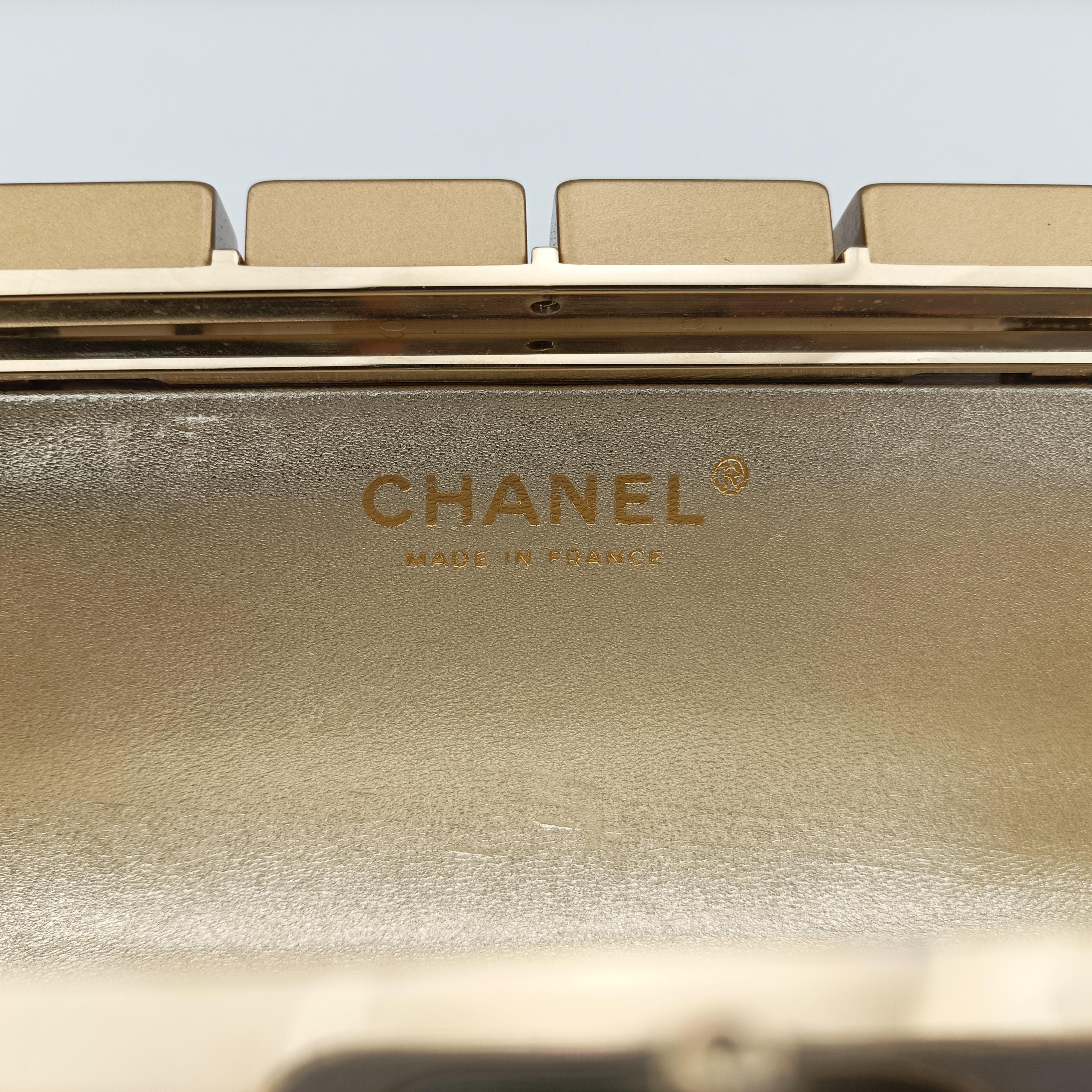 Secondhand Chanel Iconic Novelty Golden Enamel A37067 shoulderbag | stylenewstar