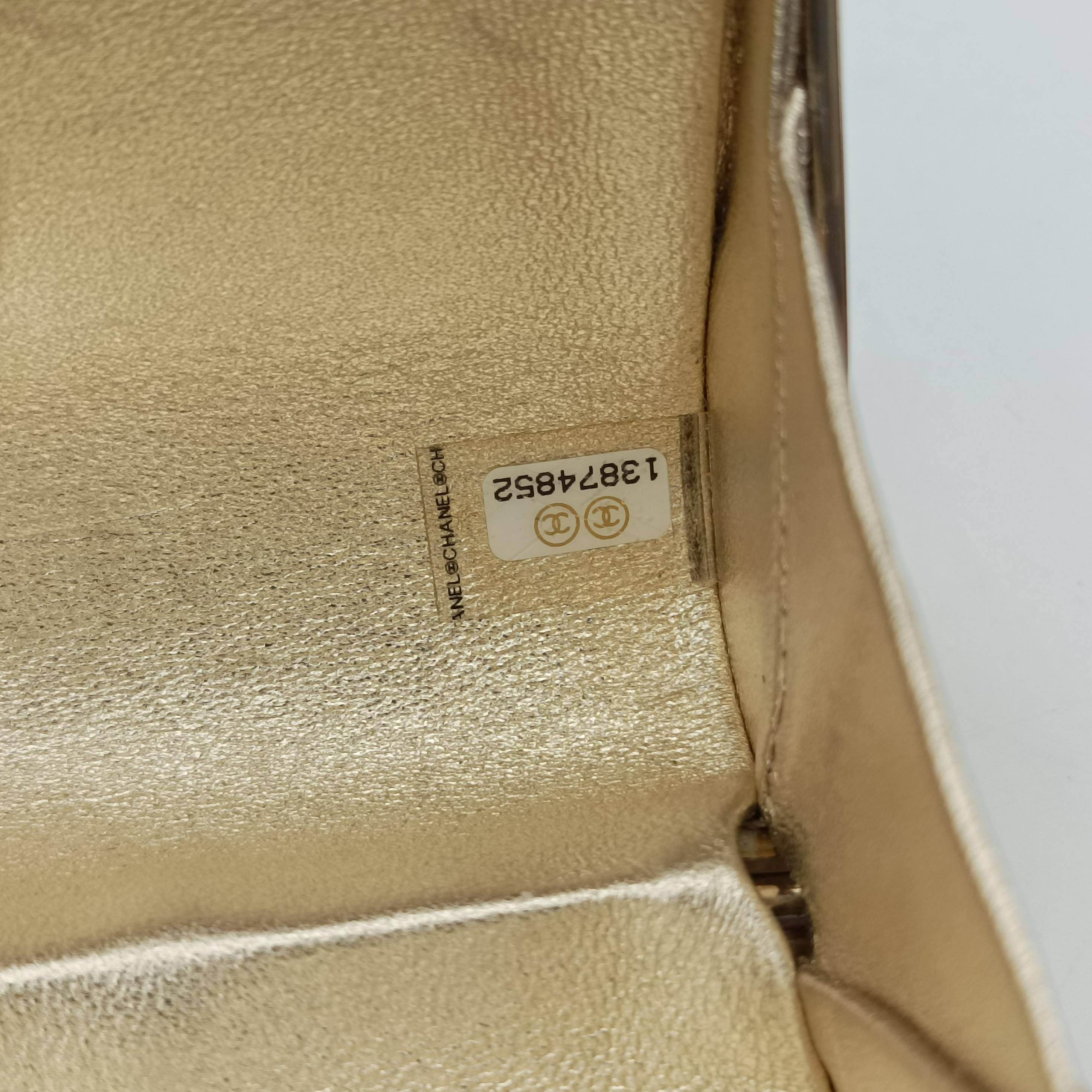 Secondhand Chanel Iconic Novelty Golden Enamel A37067 shoulderbag | stylenewstar