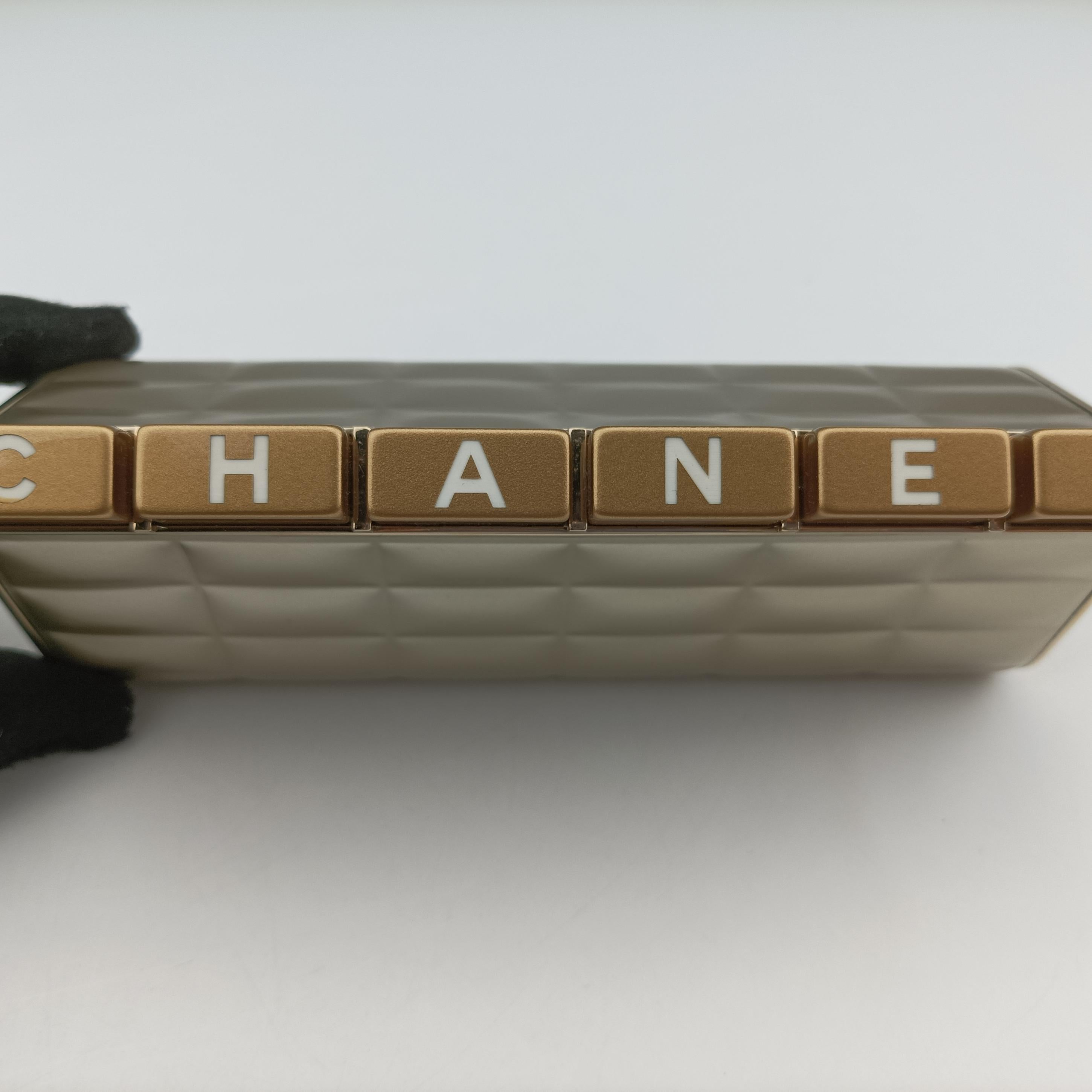 Secondhand Chanel Iconic Novelty Golden Enamel A37067 shoulderbag | stylenewstar