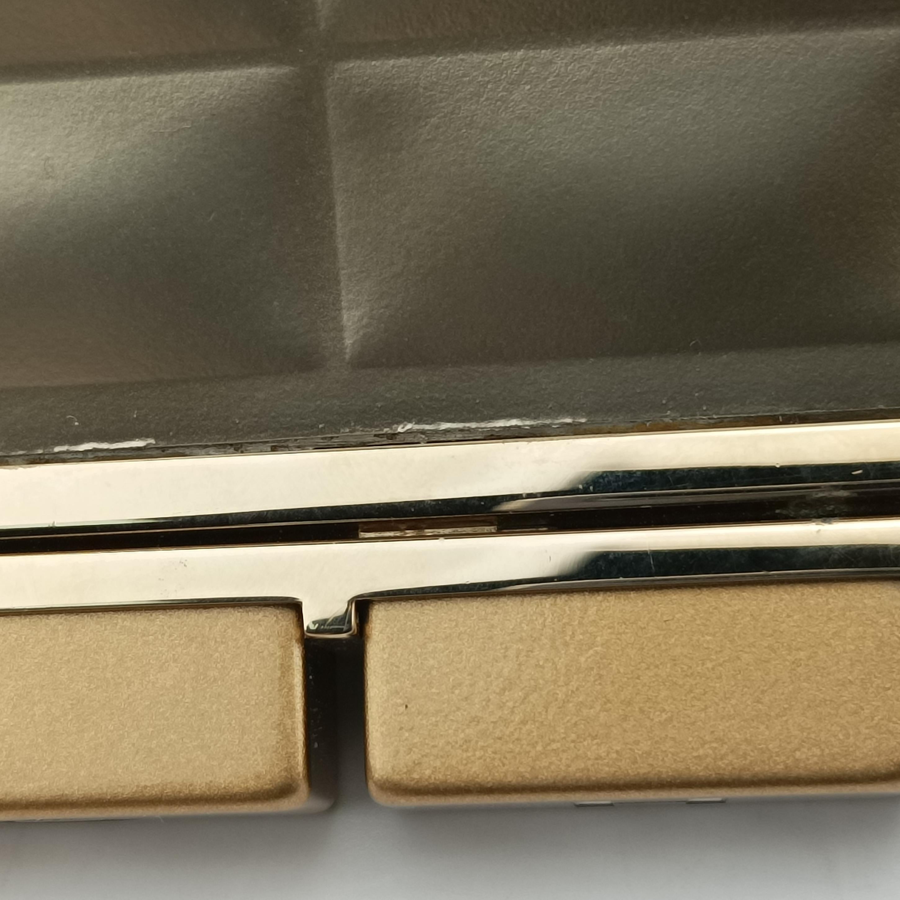 Secondhand Chanel Iconic Novelty Golden Enamel A37067 shoulderbag | stylenewstar